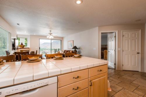 605 Elevator Access, Private Balcony With Beautiful Mountain Views, And More!