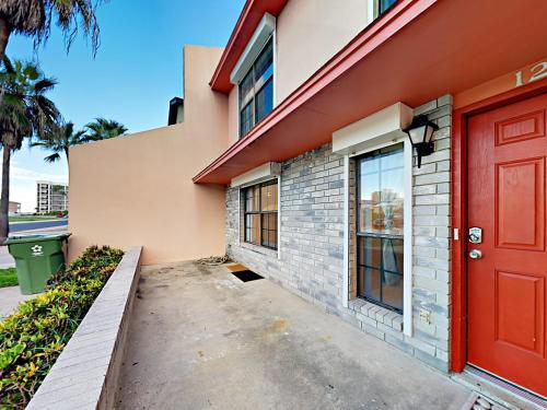 121 E Lantana Street Townhouse Unit B