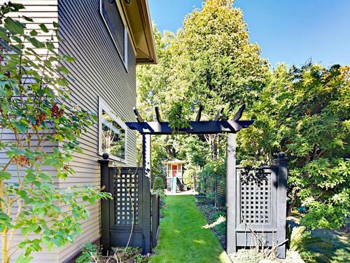 The Carriage House - Luxury Studio