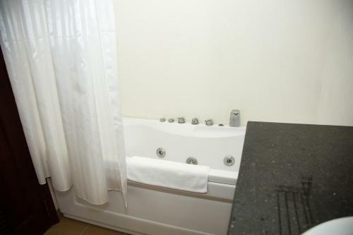Hai Ba Trung Hotel & Spa