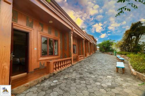 Hotel Hon Dau Resort