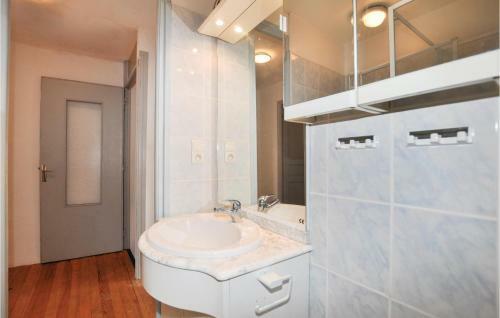 Two-bedroom Holiday Home In Ceret