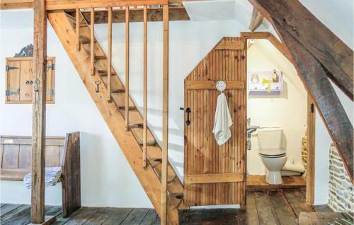 Three-bedroom Holiday Home In Les Loges Marchis