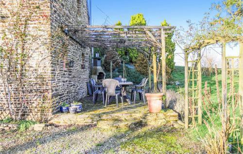 Three-bedroom Holiday Home In Les Loges Marchis