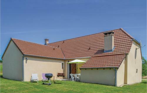 Three-bedroom Holiday Home In Montfaucon