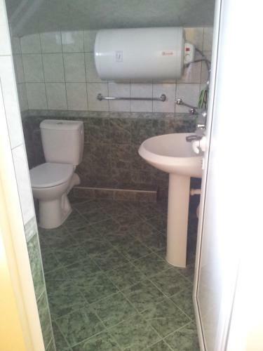 Hostal Guest House Emi