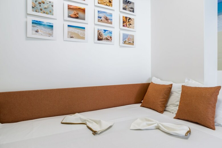 Tevi Apartments