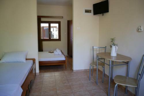 Hostal Poseidon Rooms