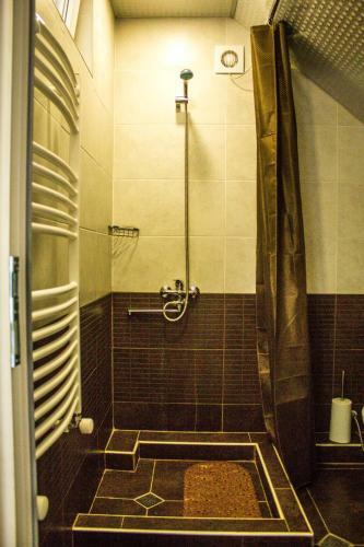 Hostal Aragvi Guest House
