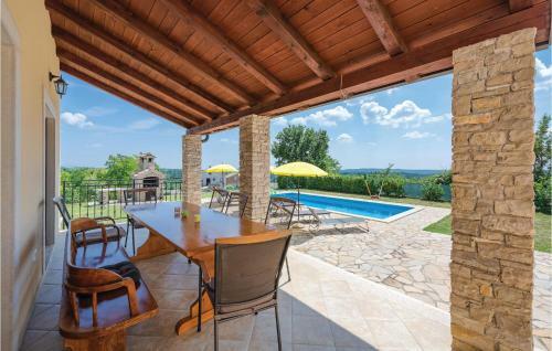 Four-bedroom Holiday Home In Bregi