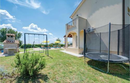 Four-bedroom Holiday Home In Bregi