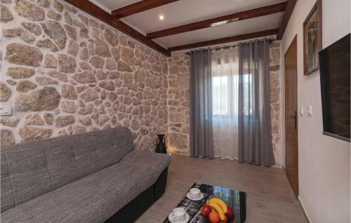 Three-bedroom Holiday Home In Podgrade