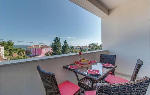 Two-bedroom Apartment In Nerezine