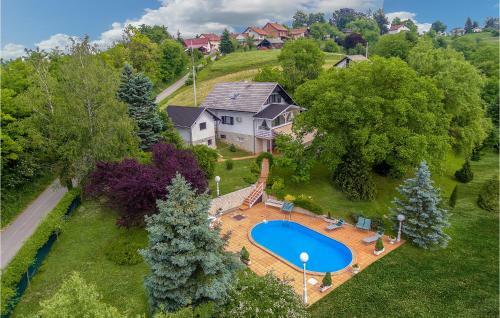 Holiday Home With Pool Near Vara�din