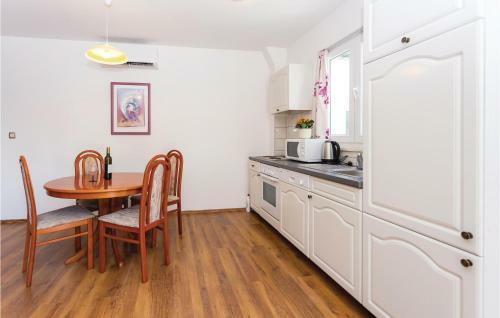 Three-bedroom Holiday Home In Kucice