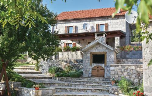 Three-bedroom Holiday Home In Ljut