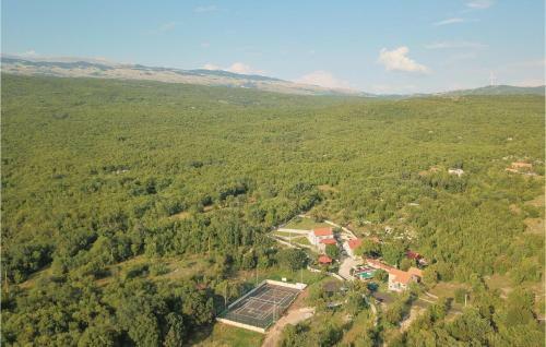 Three-bedroom Holiday Home In Ljut