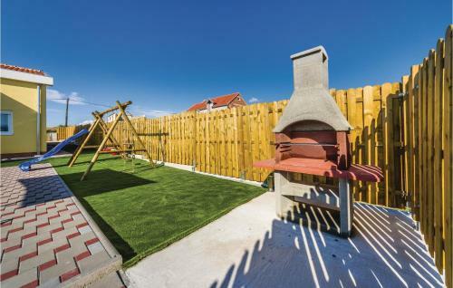 Three-bedroom Holiday Home In Kakma