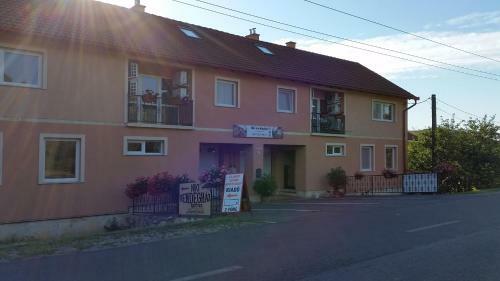 Hostal Niki Vend�gh�z