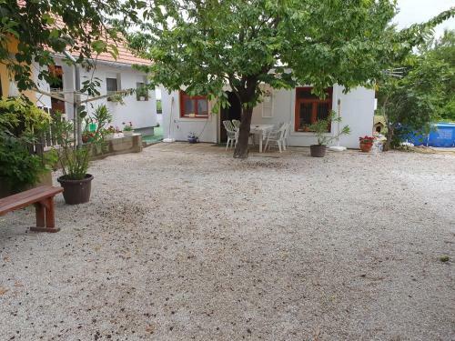 Apartments In Balatongy�r�k 36212