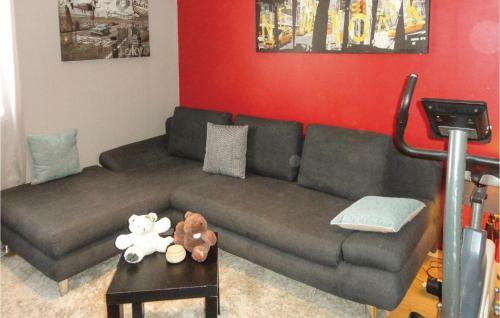 Three-bedroom Holiday Home In Campagnan