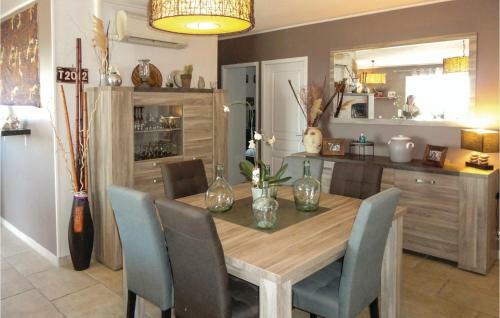 Three-bedroom Holiday Home In Campagnan