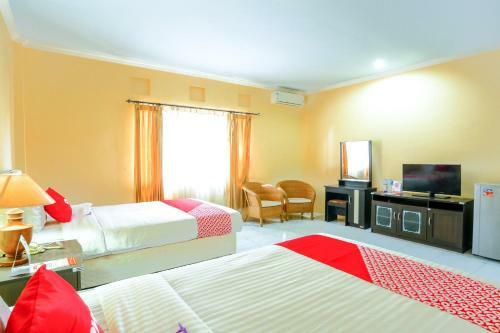 Hotel Oyo 1732 Edotel Praya