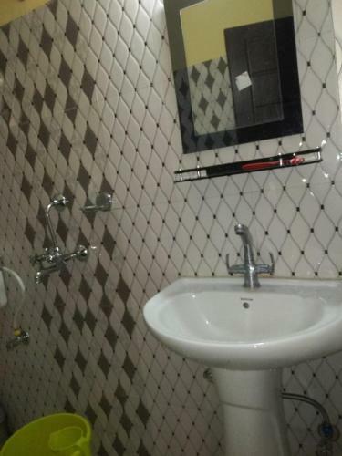 Dekapara Airport Guest House