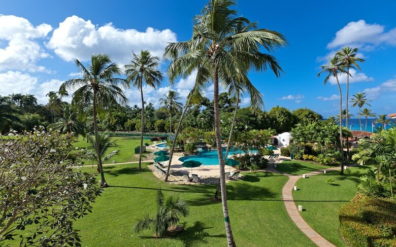 Condos On Glitter Bay Estate