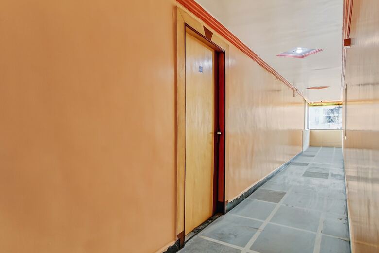 Oyo 40635 Hotel Shloka