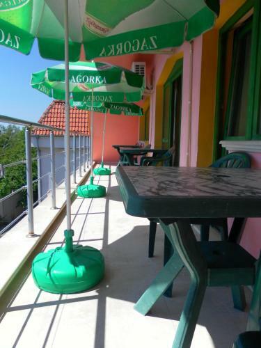Hostal Villa Mari Guest Rooms