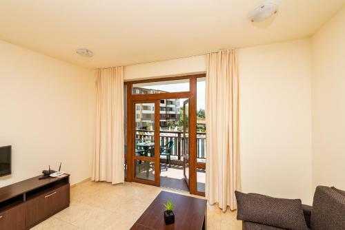 Hotel Garden Of Eden Complex