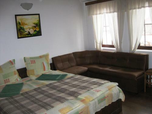 Hostal Chardaka Guest House