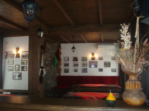 Hostal Mania Guest House