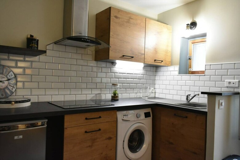 Large And Modern Studio Apartment Near Charonne
