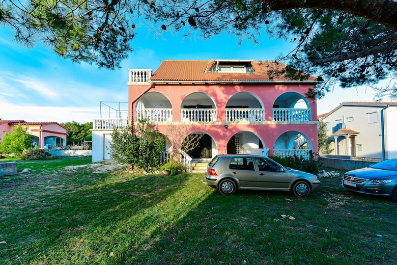 Apartments Lojan