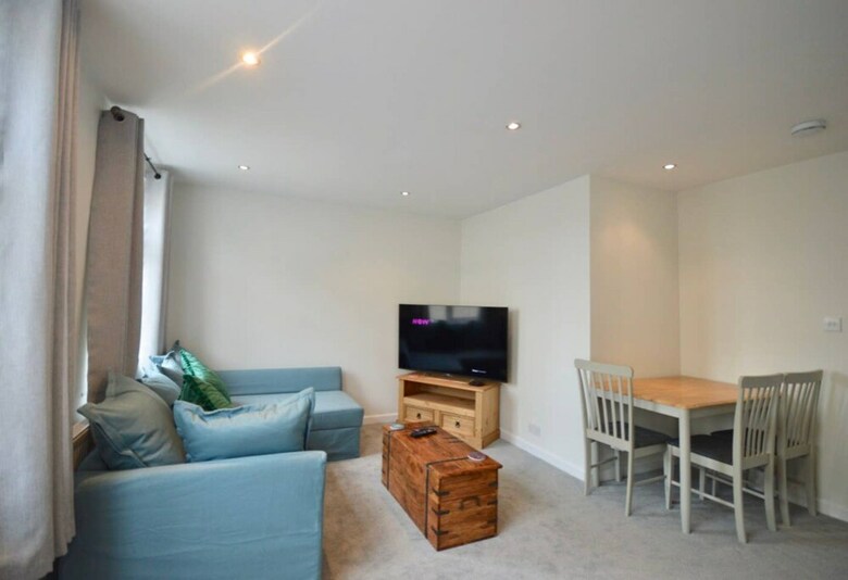 Apartamentos Modern Flat With Parking