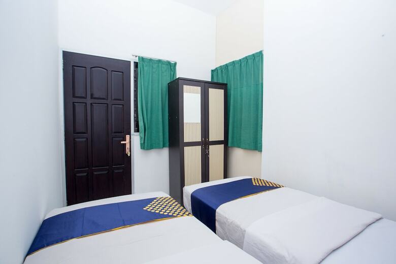 Hostal Capital O 2205 Hotel 3 Intan