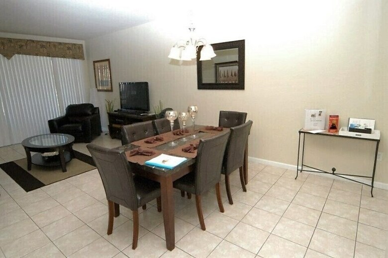 4971 Large Townhome With Great Resort Amenities