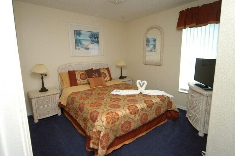 1031 3 Bedroom Pool Home, Eagle Pointe Kissimmee