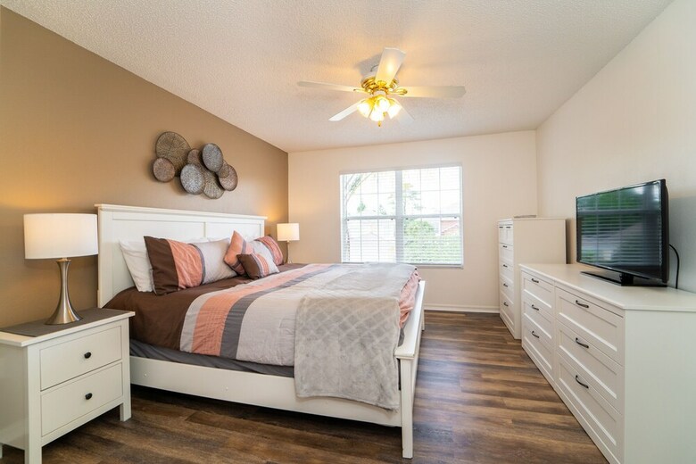 87631 Games Room+2-masters+hottub+water View!