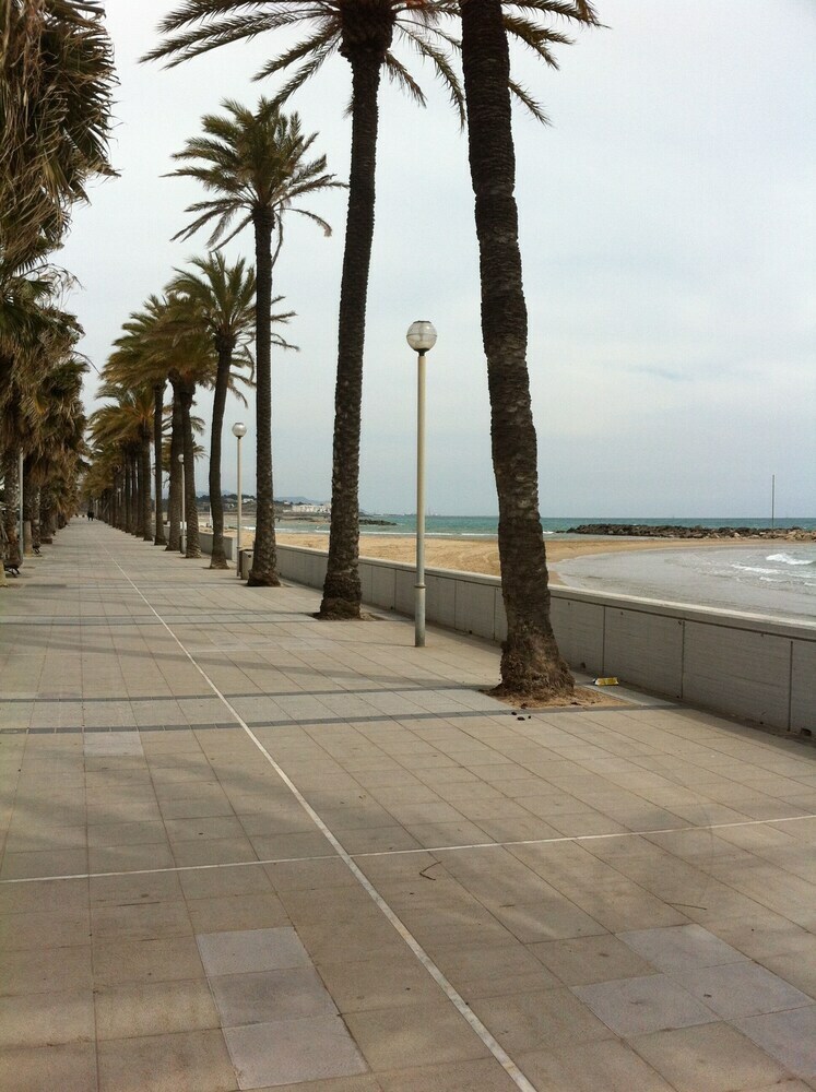 Vilanova Prat Apartment