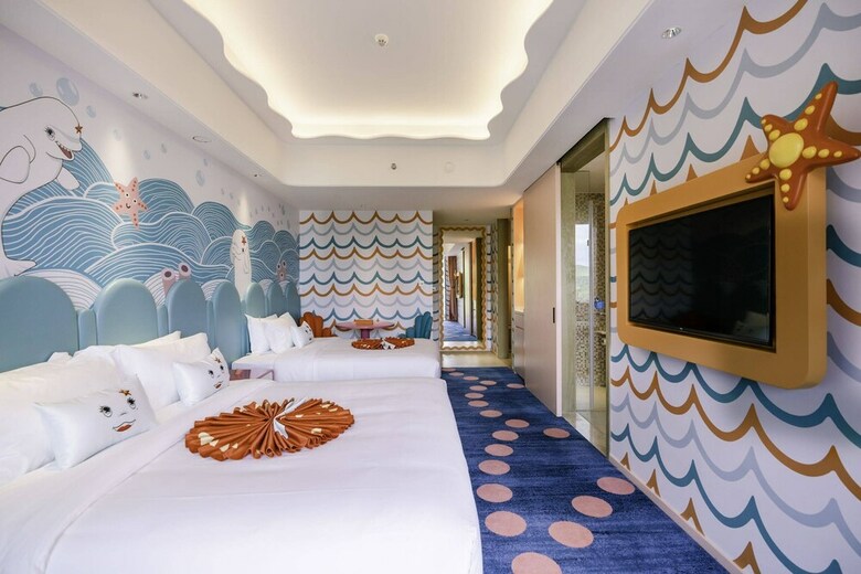 Dolphin Bay Hotel