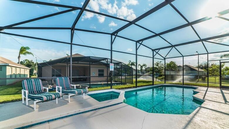 8147 Fan Palm Way