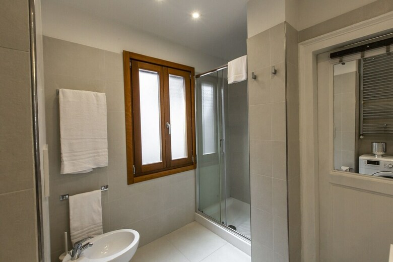 Charming Apartment On The Grand Canal