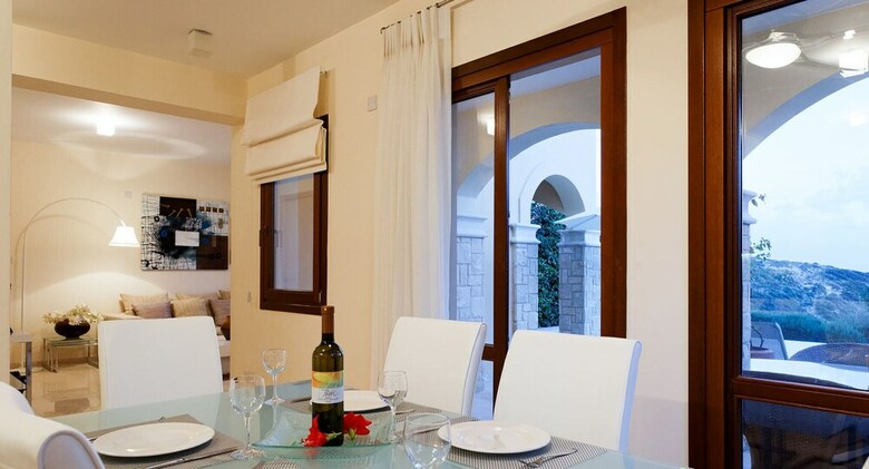 Villa Th02 - Iremos