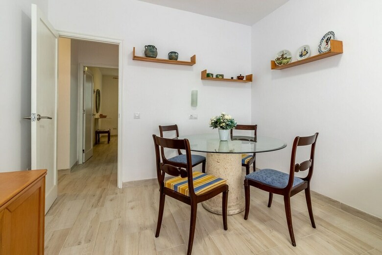 Apartamentos 35010d05 - Gravina 39, Esc. Dcha. 3�a