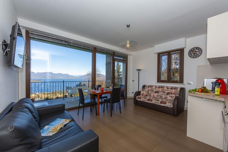 Sole Di Meina Apartment