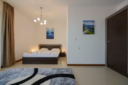 Casa Real Apartments