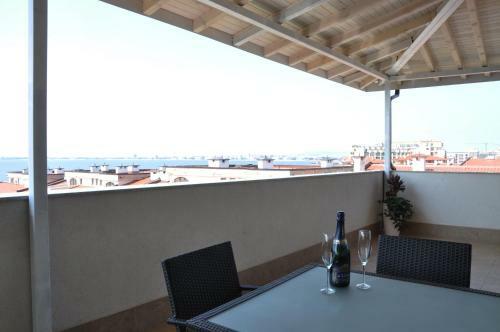 Casa Real Apartments